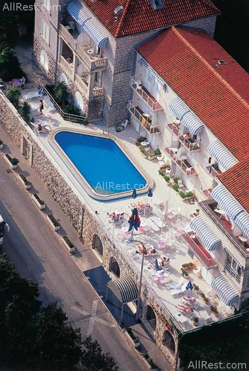 Komodor Hotel 21